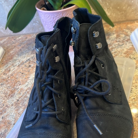 Fall boots! - Picture 3 of 4